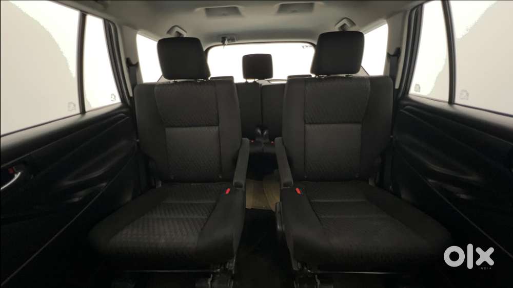 Toyota Innova Crysta [2020-ongoing] 2.4 Gx 7 Str, 2017, Diesel