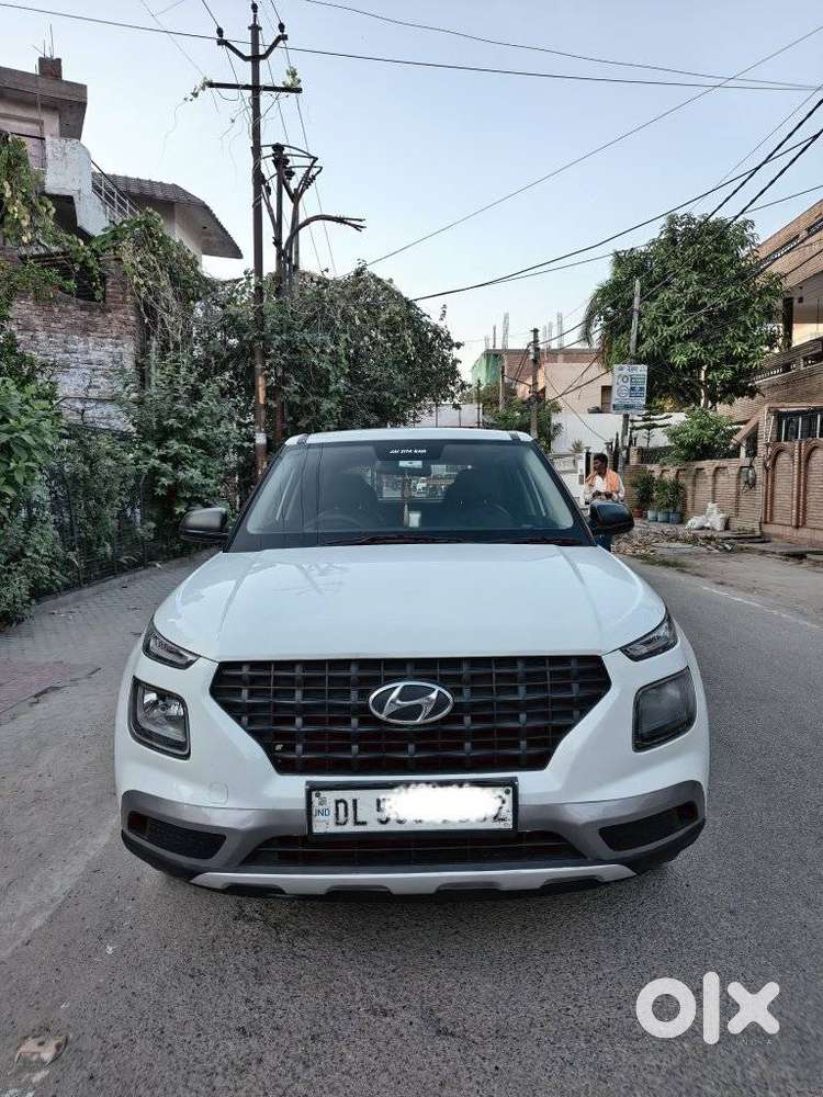 Hyundai Venue E, 2021, Petrol