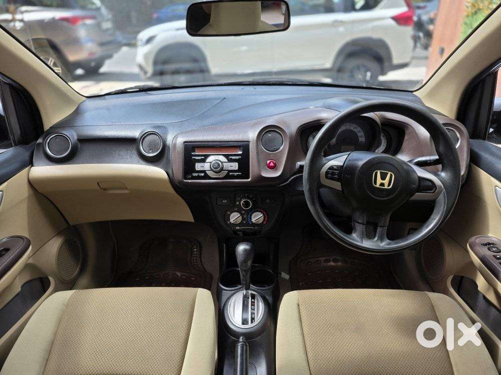 Honda Brio V Automatic, 2012, Petrol