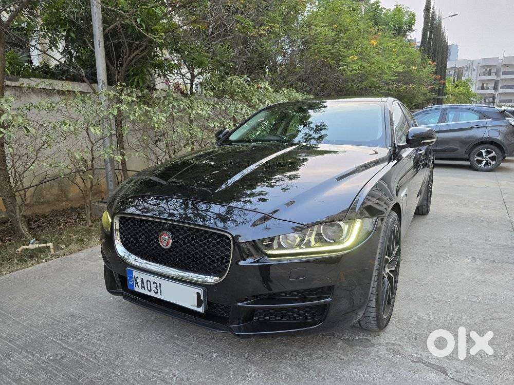 Jaguar Xe Portfolio, 2017, Petrol