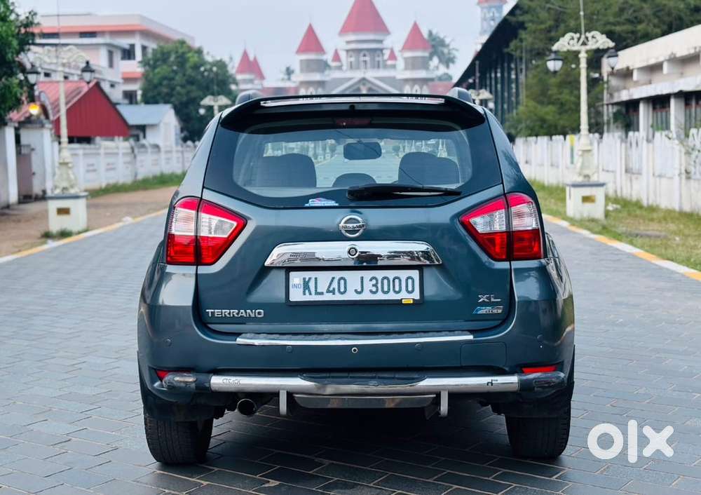 Nissan Diesel 2014 Car