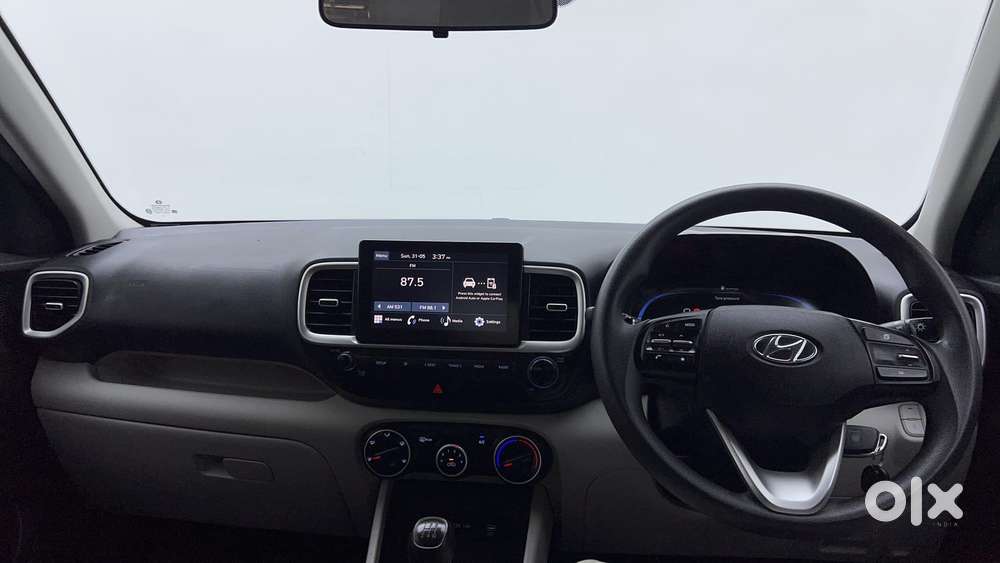 Hyundai Venue 1.2 S (o), 2024, Petrol