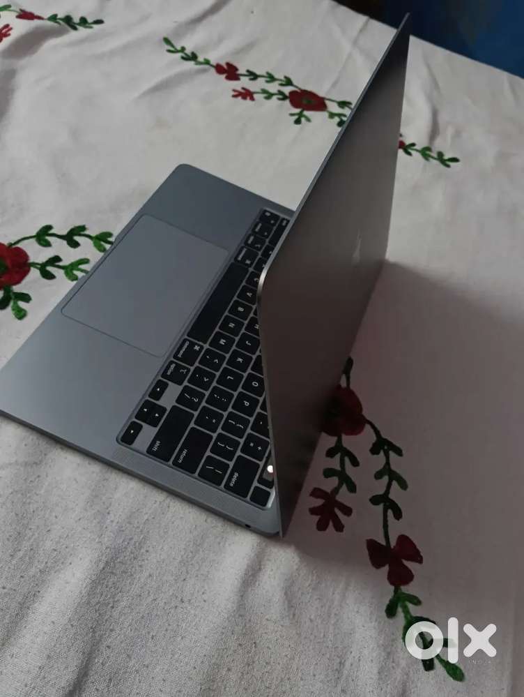 Apple MacBook pro M2 no scratch