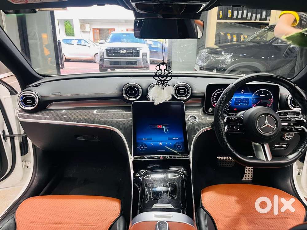 Mercedes-benz C300d Amg Line – July 2023  Only 16,000 Km  Immaculate