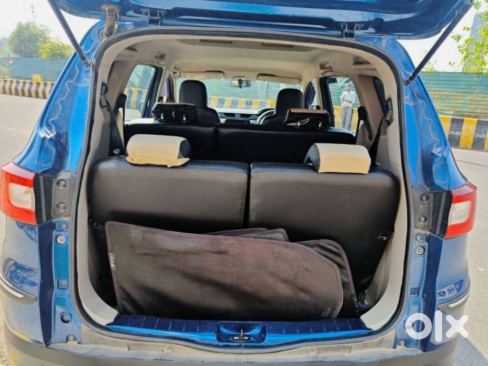 Renault 7 Seater. All Electronics Working .