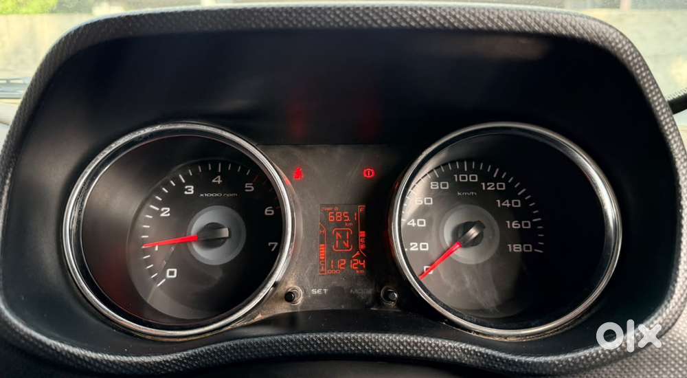 Mahindra Tuv 300 Mhawk100 T8, 2017, Petrol