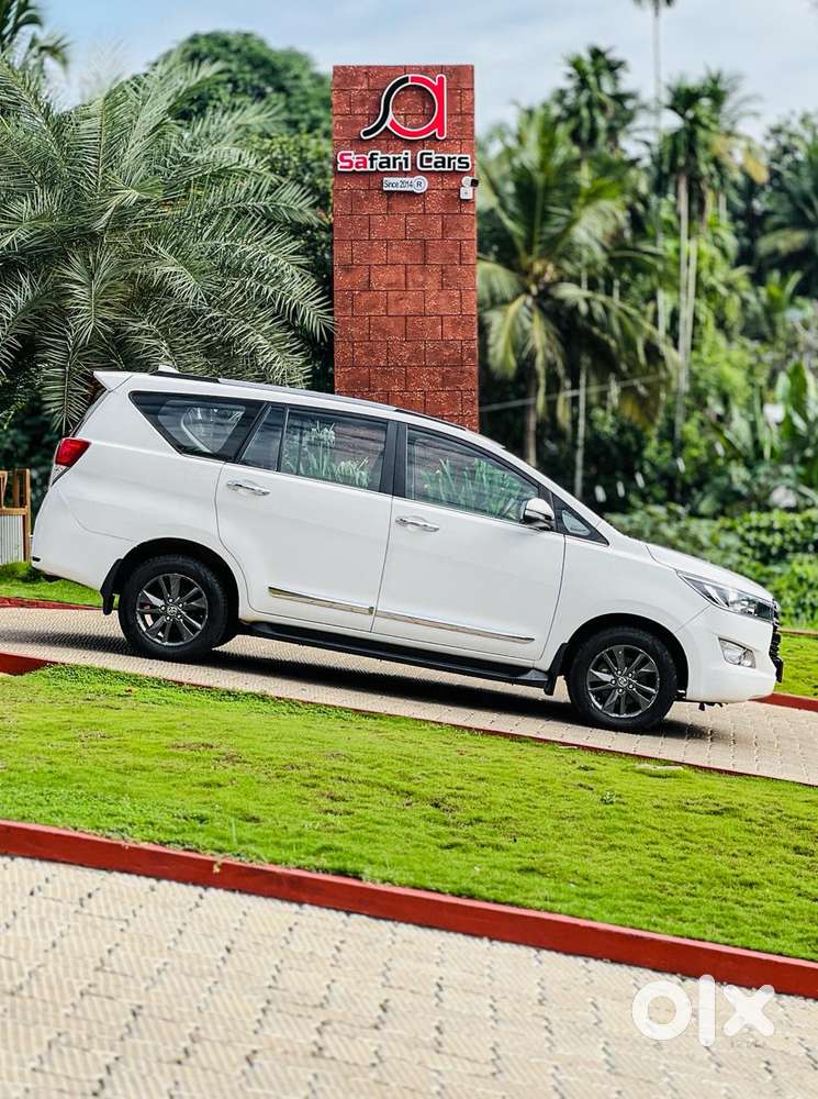 Toyota Innova Crysta G 8 Str, 2016, Diesel