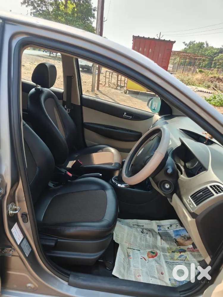 Hyundai I20 2012 Petrol 65000 Km Driven With Showroom Record