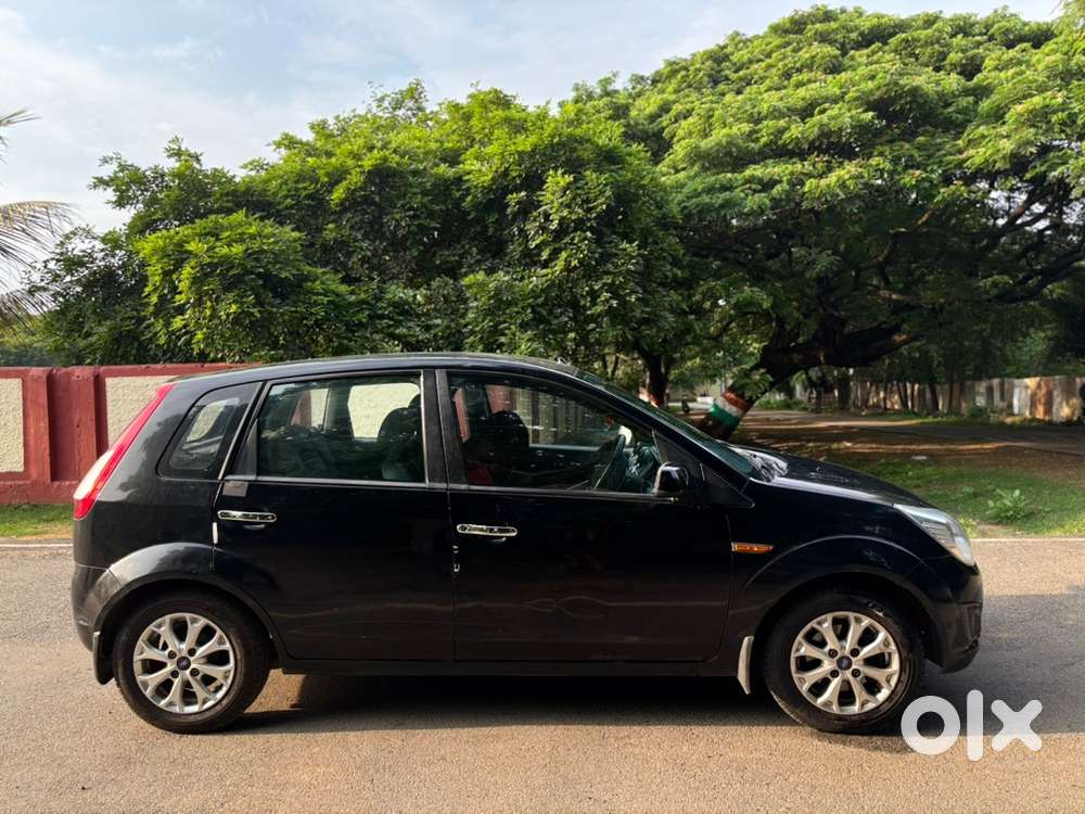 Ford Figo Petrol Titanium Manual 2014
