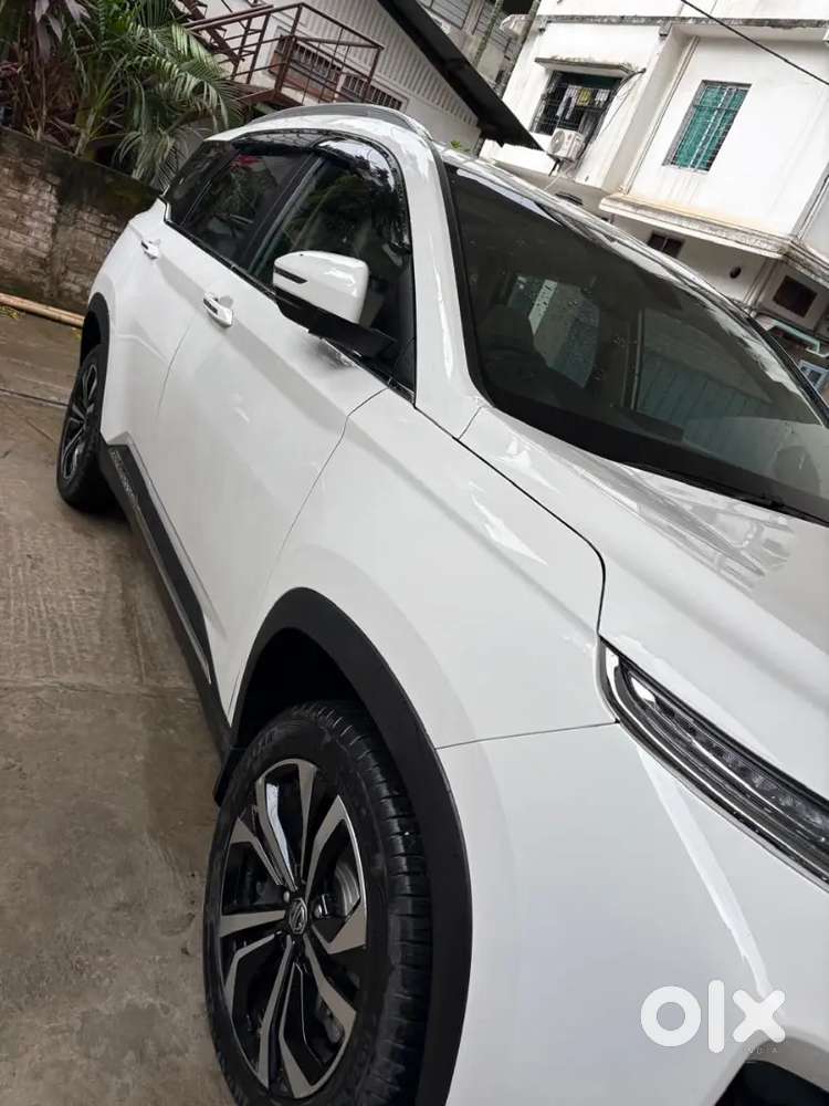 Mg Hector 2025 Petrol 8000 Km Driven