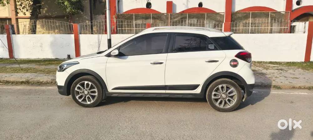 Hyundai I20 Active 2017 Petrol 32000 Km Driven