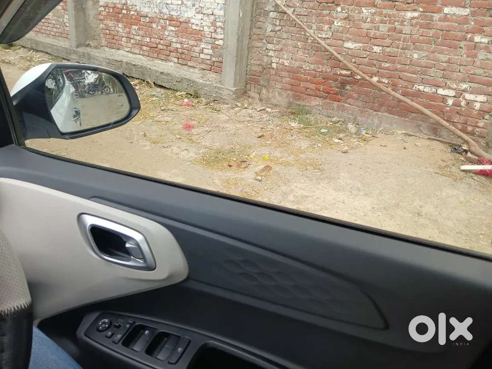 Hundai Aura Cng Top Model