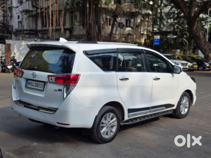 Toyota Innova Crysta 2.8 Gx At 8 Seater, 2017, Diesel