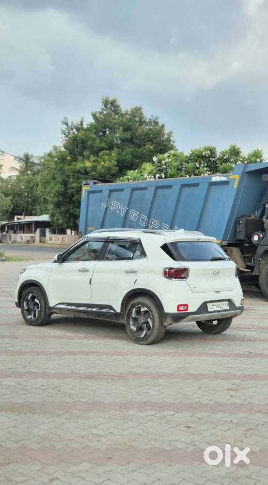 Hyundai Venue Sx (o) Mt 1.5 Diesel, 2022, Diesel