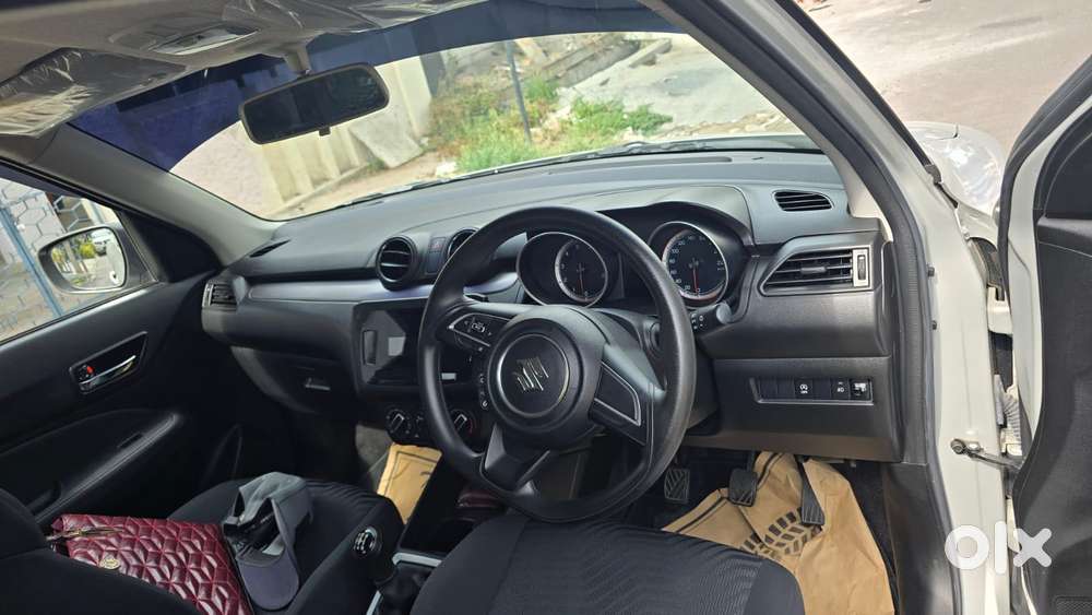Maruti Suzuki Swift Vxi Optional, 2022, Petrol
