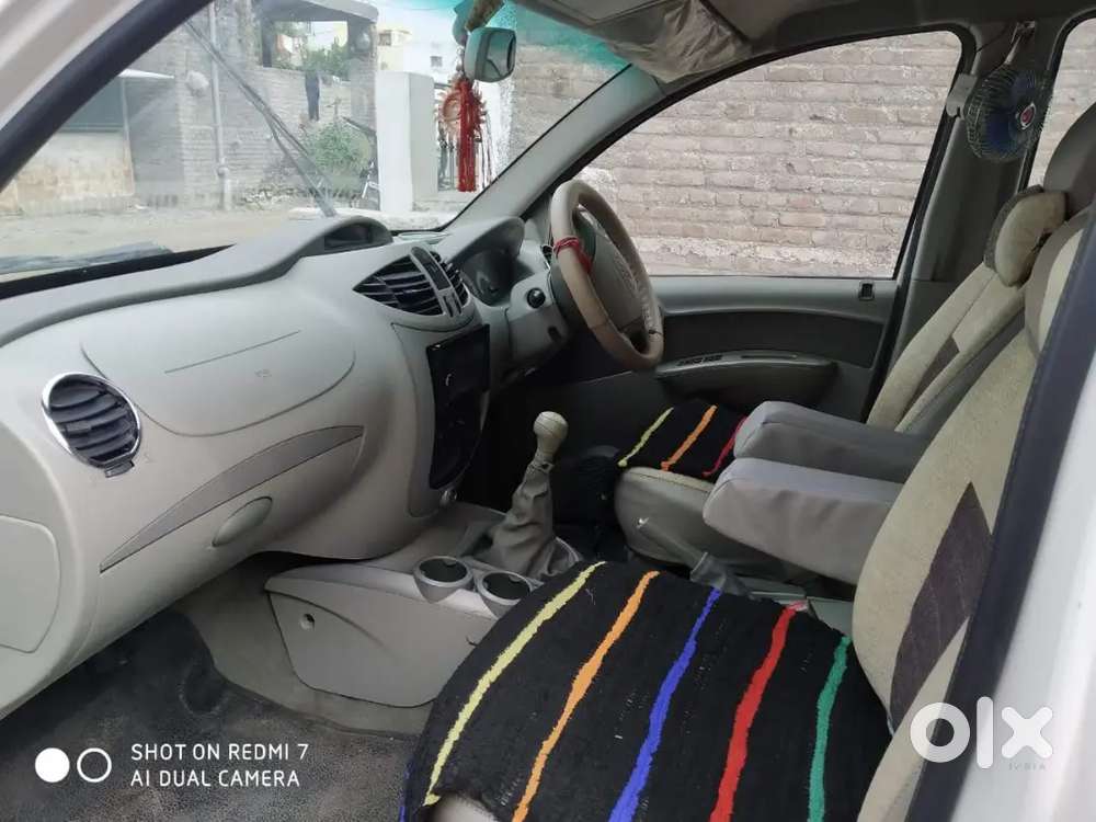 Mahindra Quanto 1.5 C8 2012