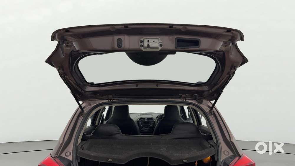 Tata Tiago 1.2 Revotron Xz, 2017, Petrol