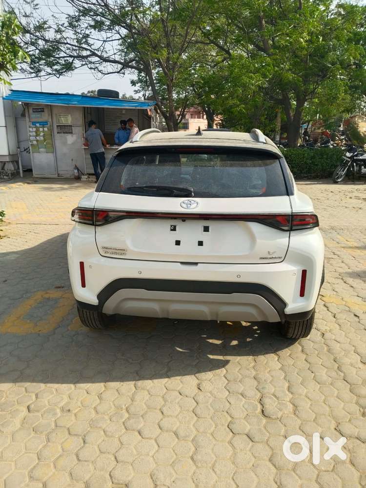 Toyota Urban Cruiser Taisor V 1.0 Petrol Mt Dual Tone, 2025, Petrol