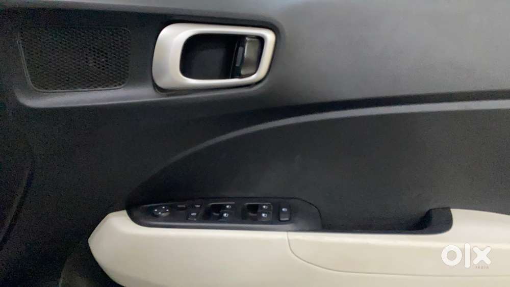 Hyundai Venue Sx(o) 1.0 Turbo Dct Knight Edition, 2023, Petrol