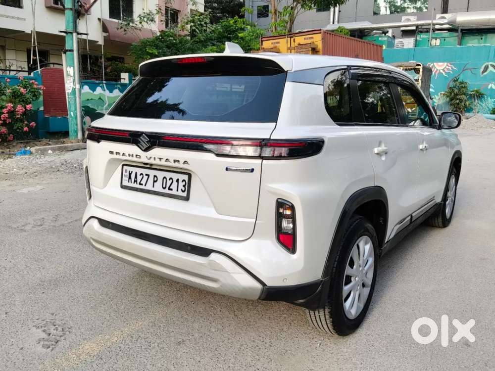 Maruti Suzuki Grand Vitara 1.5 Alpha Smart Hybrid Dual Tone, 2024, P..