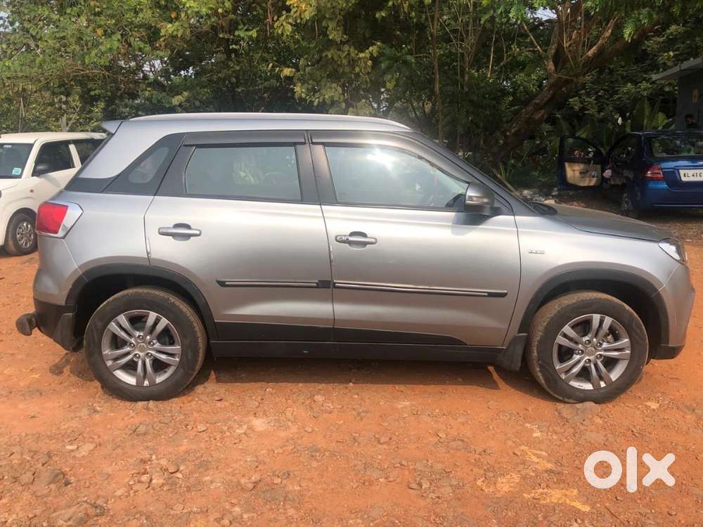 2017 Brezza Zdi+ Diesel  First Owner  Defence Officer Driven