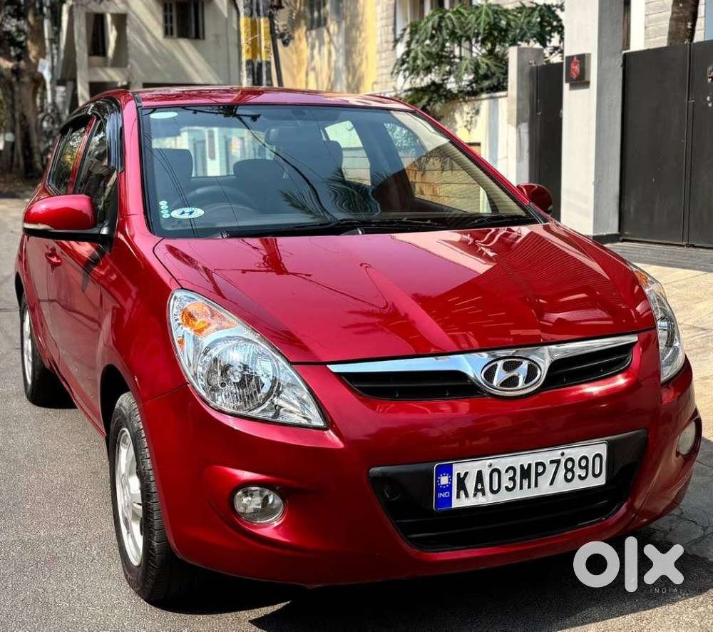Hyundai I20 2009-2011 Asta, 2011, Petrol