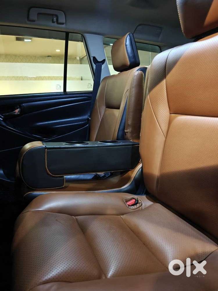 Toyota Innova Crysta 2.4 G Plus Mt 7 Str, 2024, Diesel