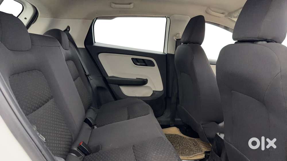 Tata Altroz 1.2 Xma Plus, 2022, Petrol