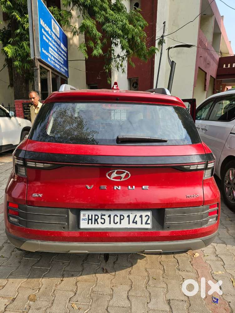 Hyundai Venue Petrol 2024