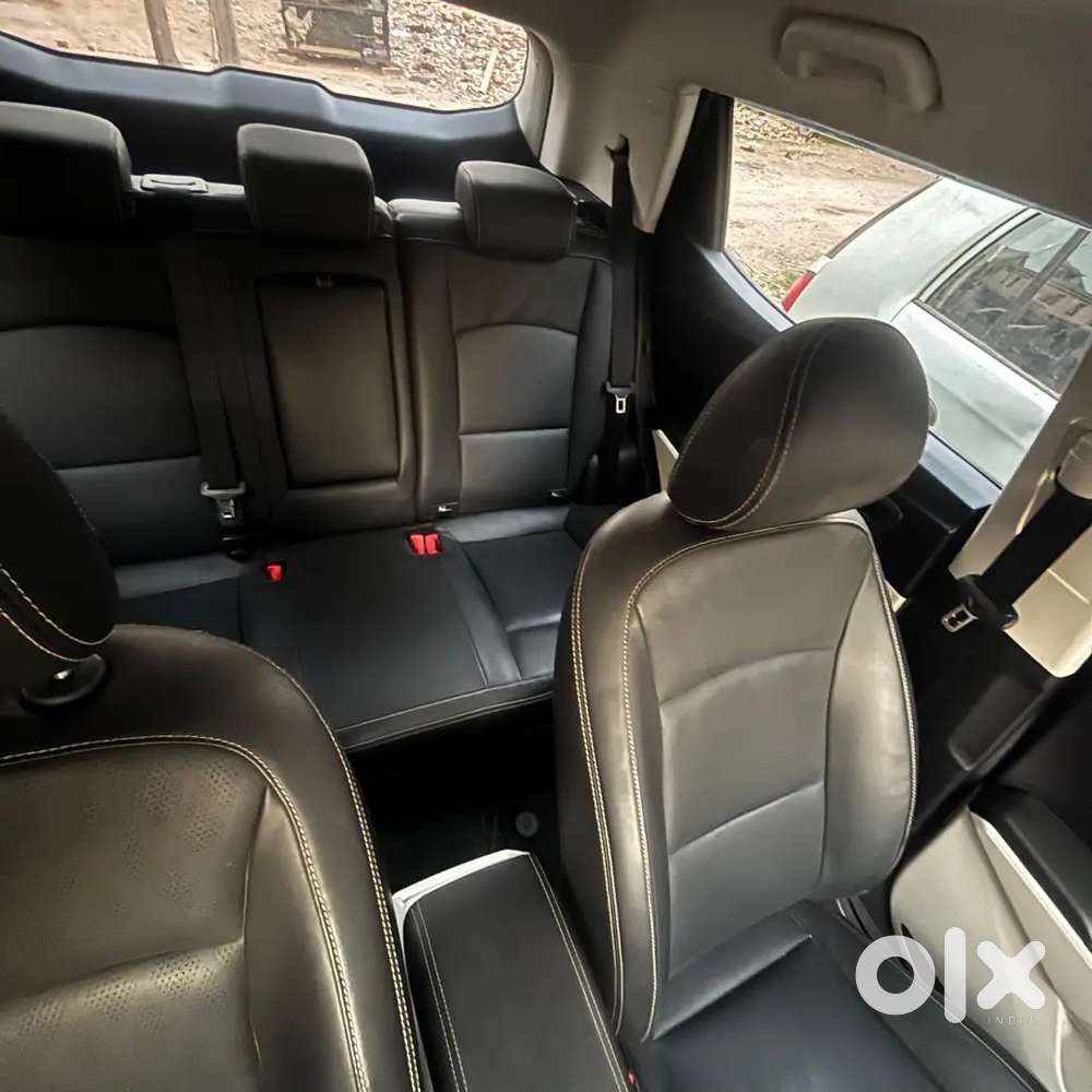 2025 Mahindra Xuv 3xo Revx M  Stealth Black  7700 Km  Single Owner