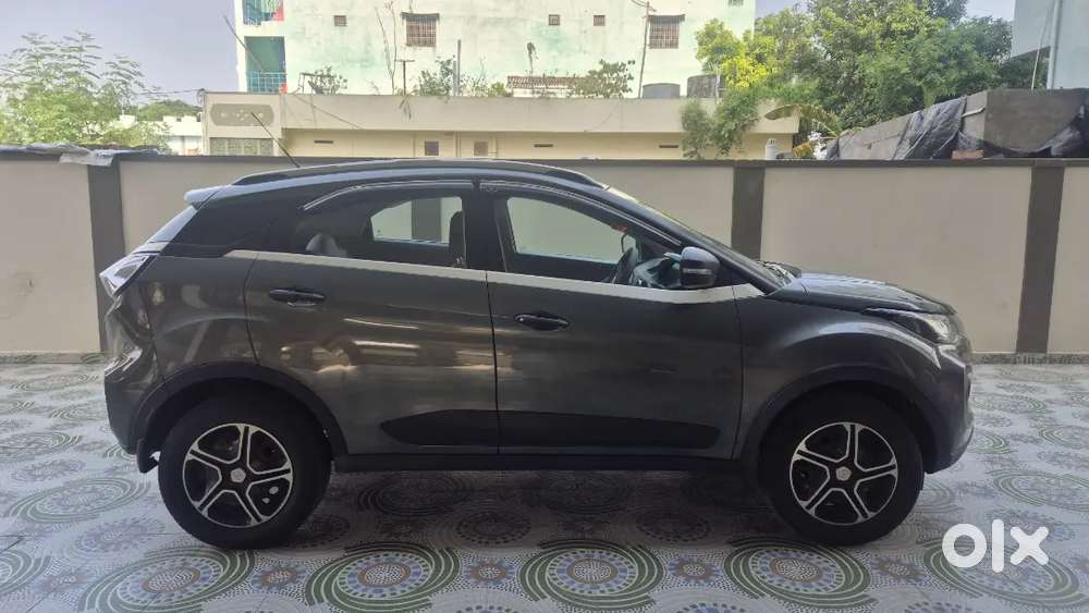 Tata Nexon Petrol + Automatic + Sunroof - Well Maintained&less Driven