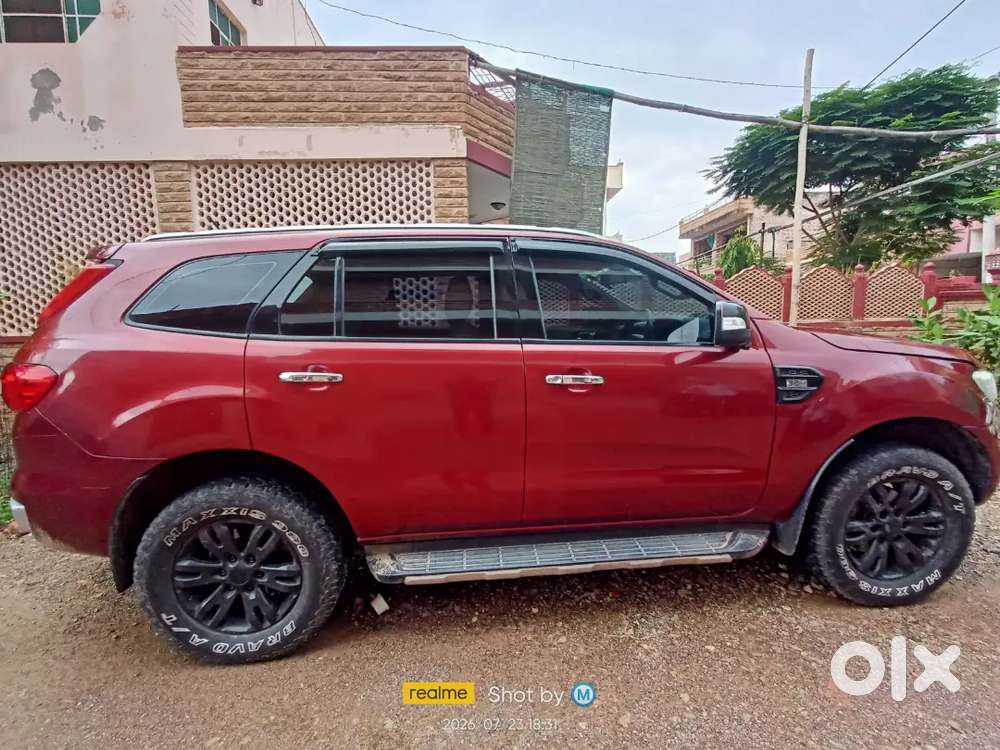 Ford Endeavour 3.2 Titanium 2016