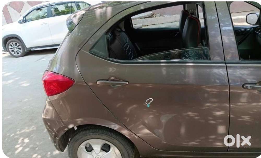 Tata Tiago Xt Rhythm 2018 (21k Kms Driven,brown) Is Pristine Condition
