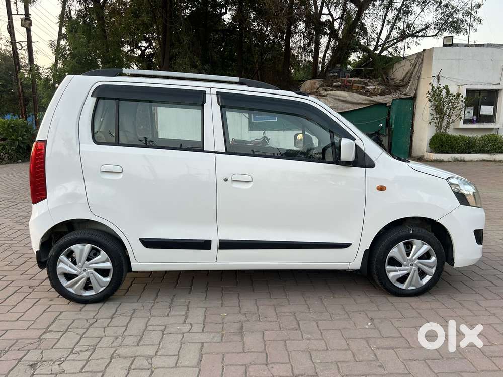 Maruti Suzuki Wagon R Vxi Amt1.2, 2017, Petrol