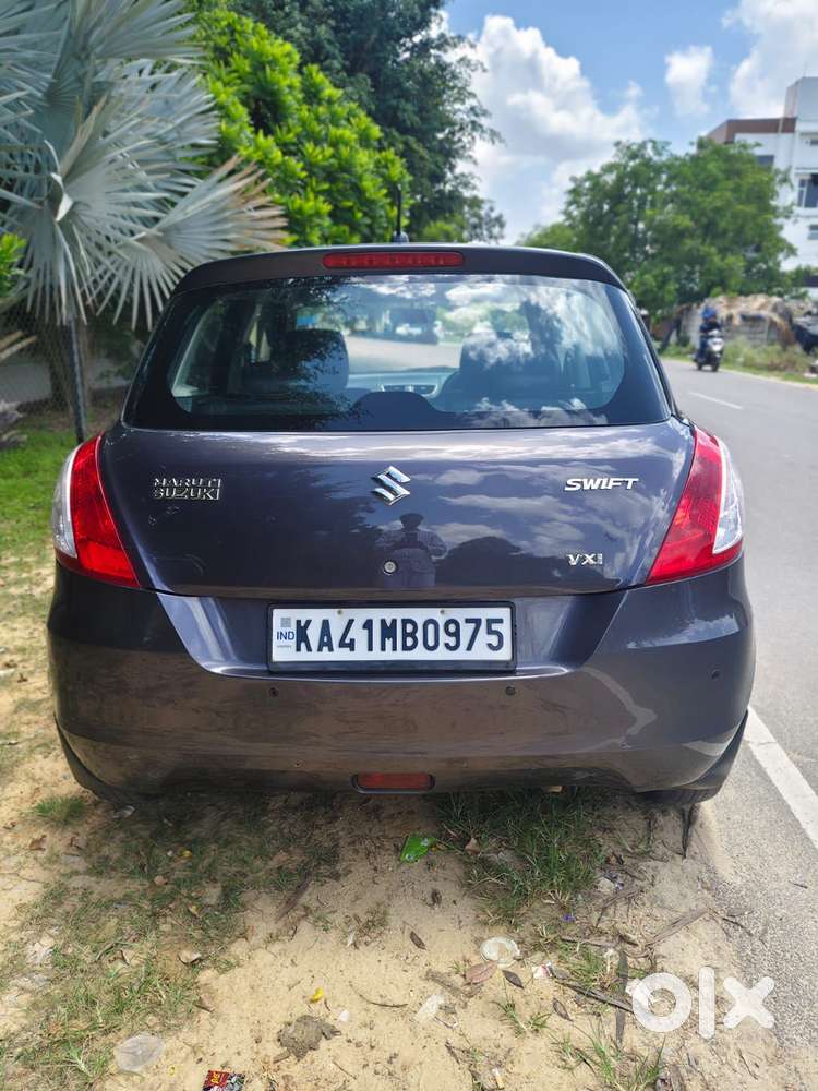 Maruti Suzuki Swift Vxi + Manual, 2017, Petrol