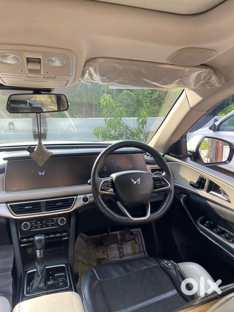 Mahindra Xuv700 2022 Diesel Well Maintained