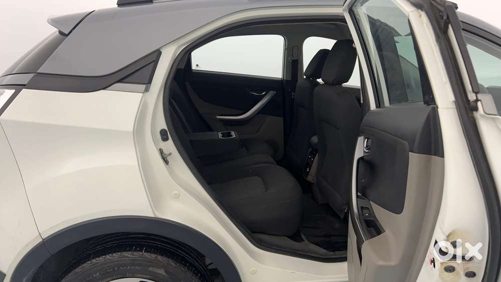 Tata Nexon 1.2 Revotron Xza Plus (o) Dual Tone, 2018, Petrol