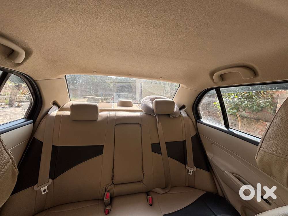 Maruti Suzuki Swift Dzire 2016 Petrol, Silky Silver Excellnt Condition