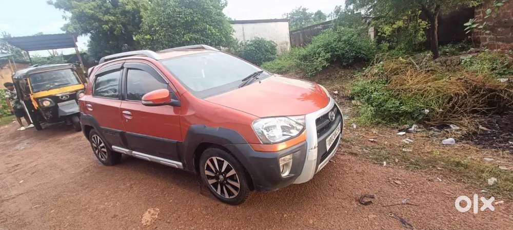 Toyota Etios Cross 2016