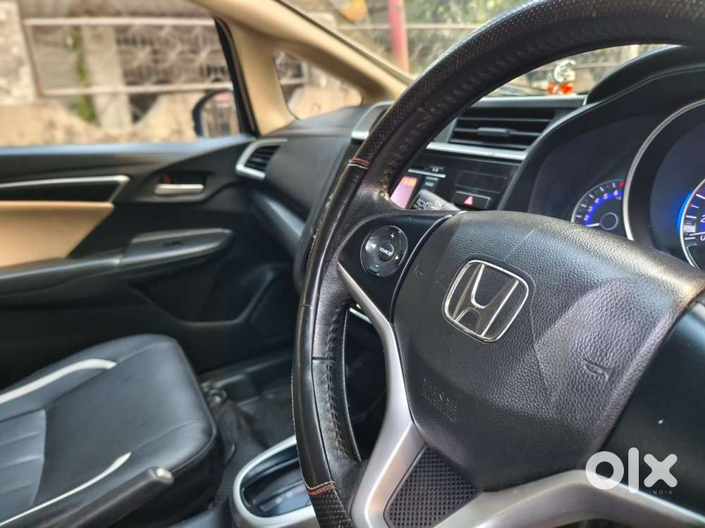 Honda Jazz V Automatic, 2016, Petrol