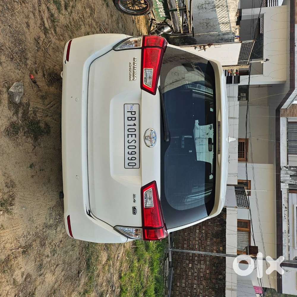 Toyota Innova Crysta 2.4 G