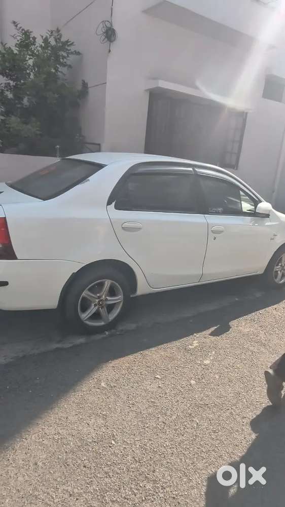Toyota Etios Liva 2014 डीज़ल मैनुअल