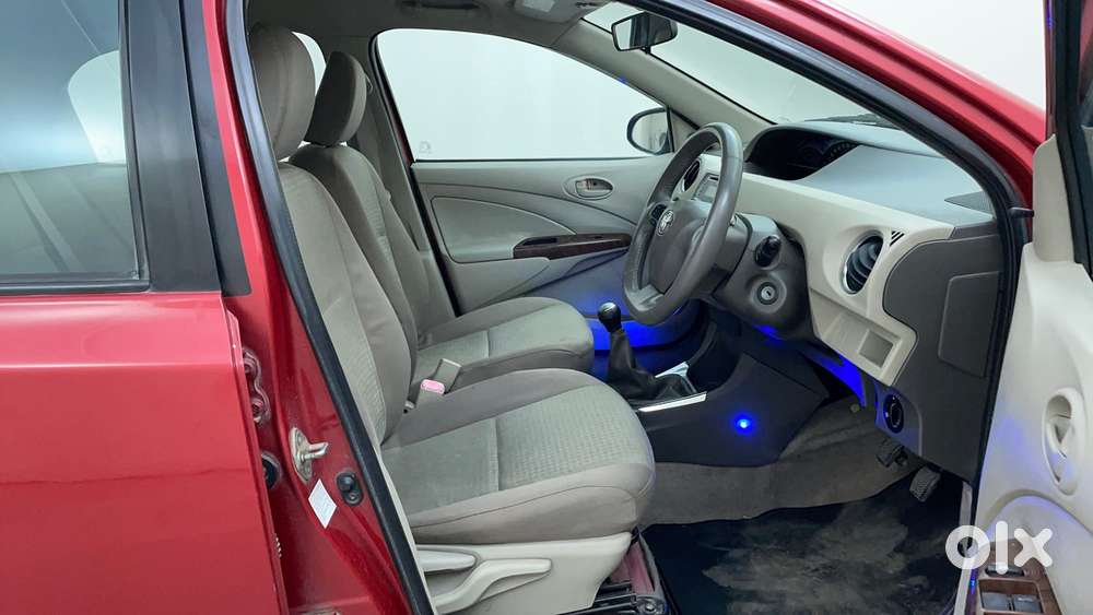 Toyota Etios V, 2013, Petrol