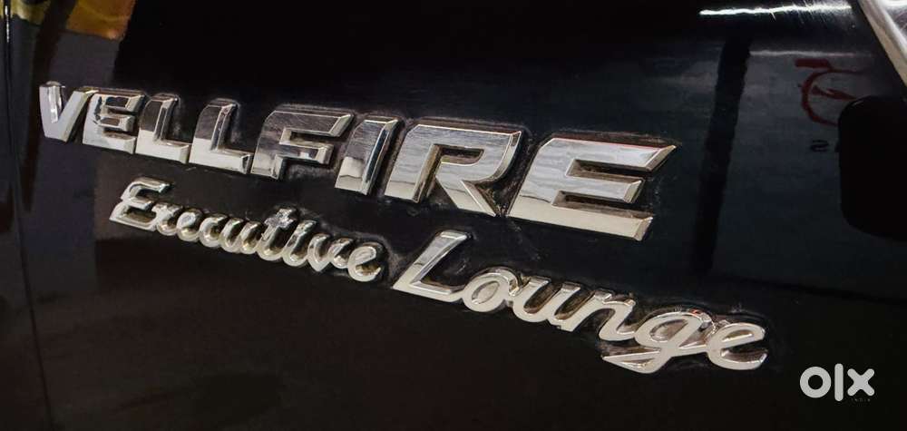 Toyota Vellfire 2.5 Executive Lounge, 2020, Cng & Hybrids