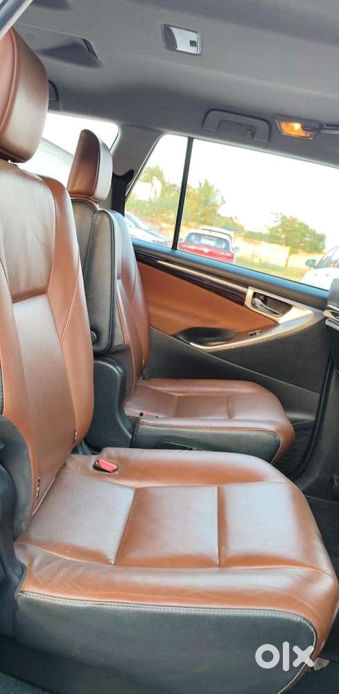 Toyota Innova Crysta [2020-ongoing] 2.4 Vx 8 Str, 2017, Diesel