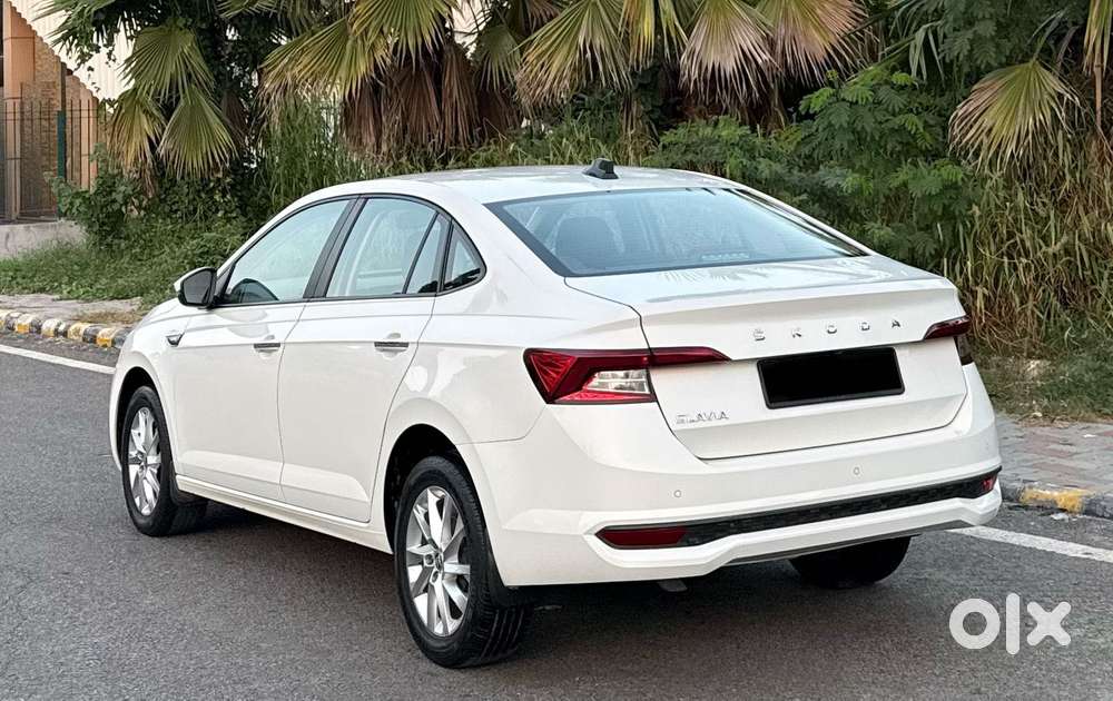 Skoda Slavia 1.0 Ambition Tsi At, 2022, Petrol
