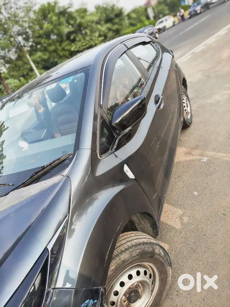 Tata Altroz Xe Petrol 2021
