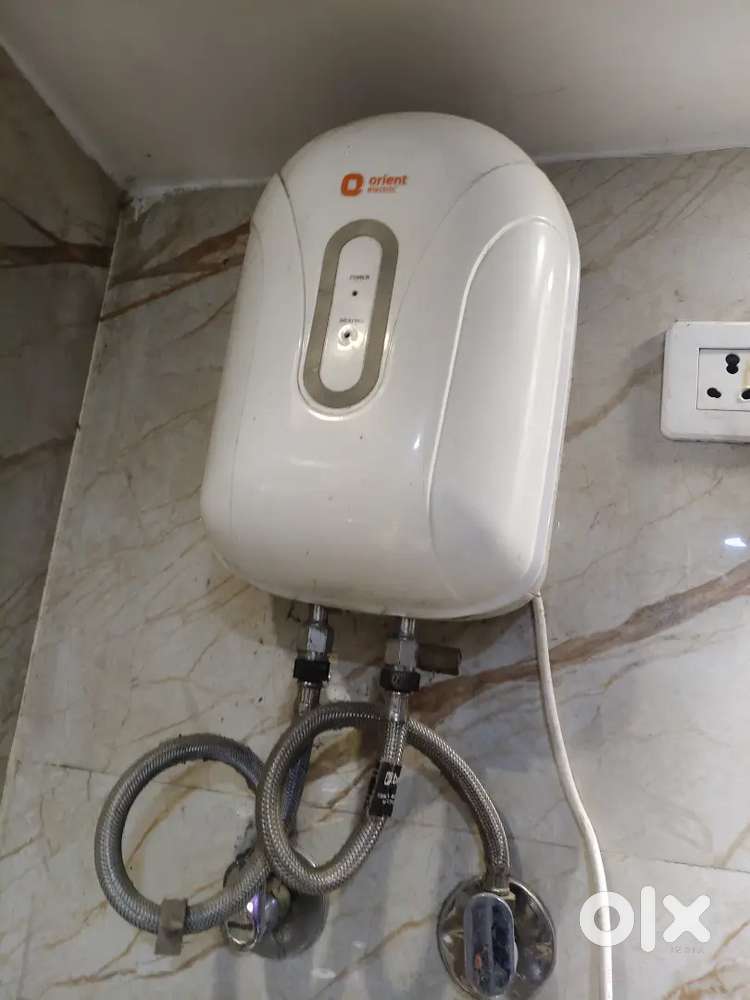 1 YEAR OLD BAJAJ & orient 3 liter geezer urgent sale