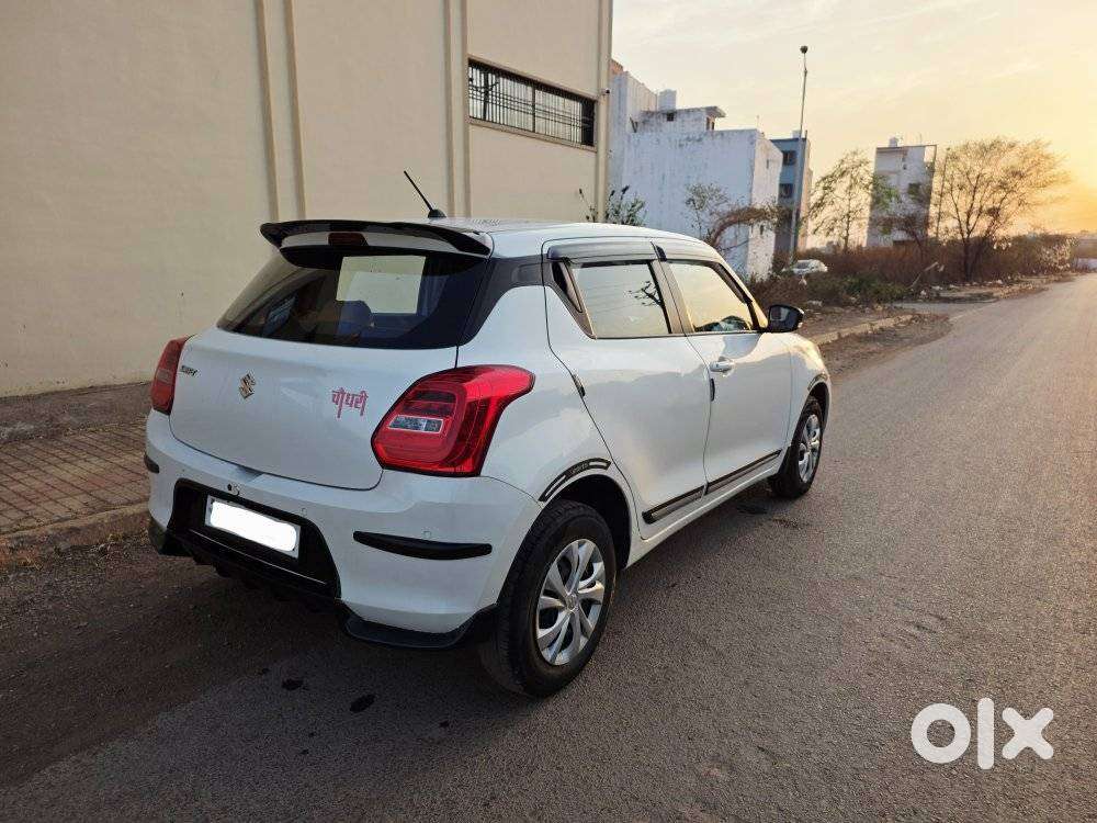 Maruti Suzuki Swift Vxi + Manual, 2023, Petrol