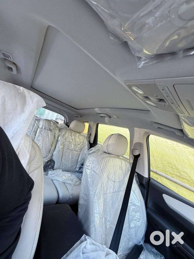 Mahindra Xuv700 2.2 Ax 5 Diesel At 7 Str, 2026, Diesel